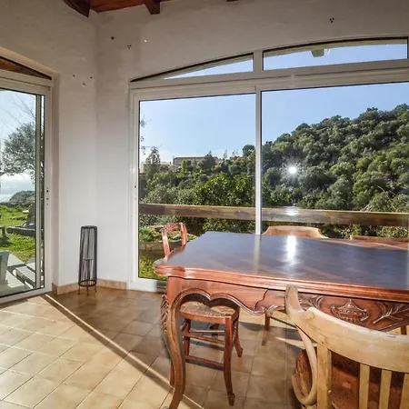 3 Bedroom Amazing In Semesterbostad Casaglione
