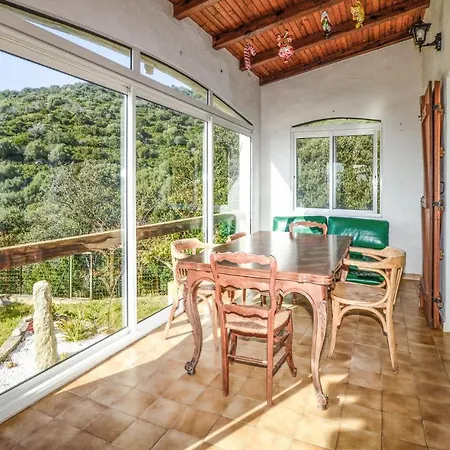 3 Bedroom Amazing In Semesterbostad