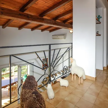 3 Bedroom Amazing In Casaglione